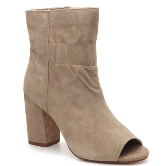 NEW‎ SPLENDID Rayna Suede Peep Toe Camel Bootie Ankle Boots Heeled Womens - Picture 1 of 9